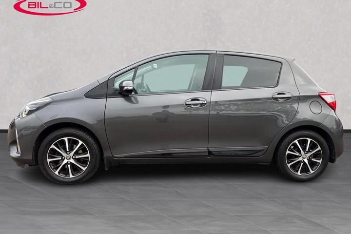 Grå Toyota Yaris fra 2020