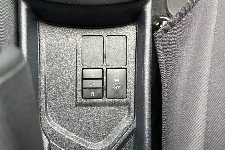 Grå Toyota Yaris fra 2020