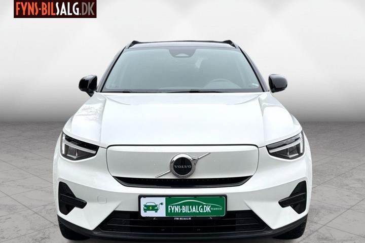 Hvid Volvo XC40 fra 2023