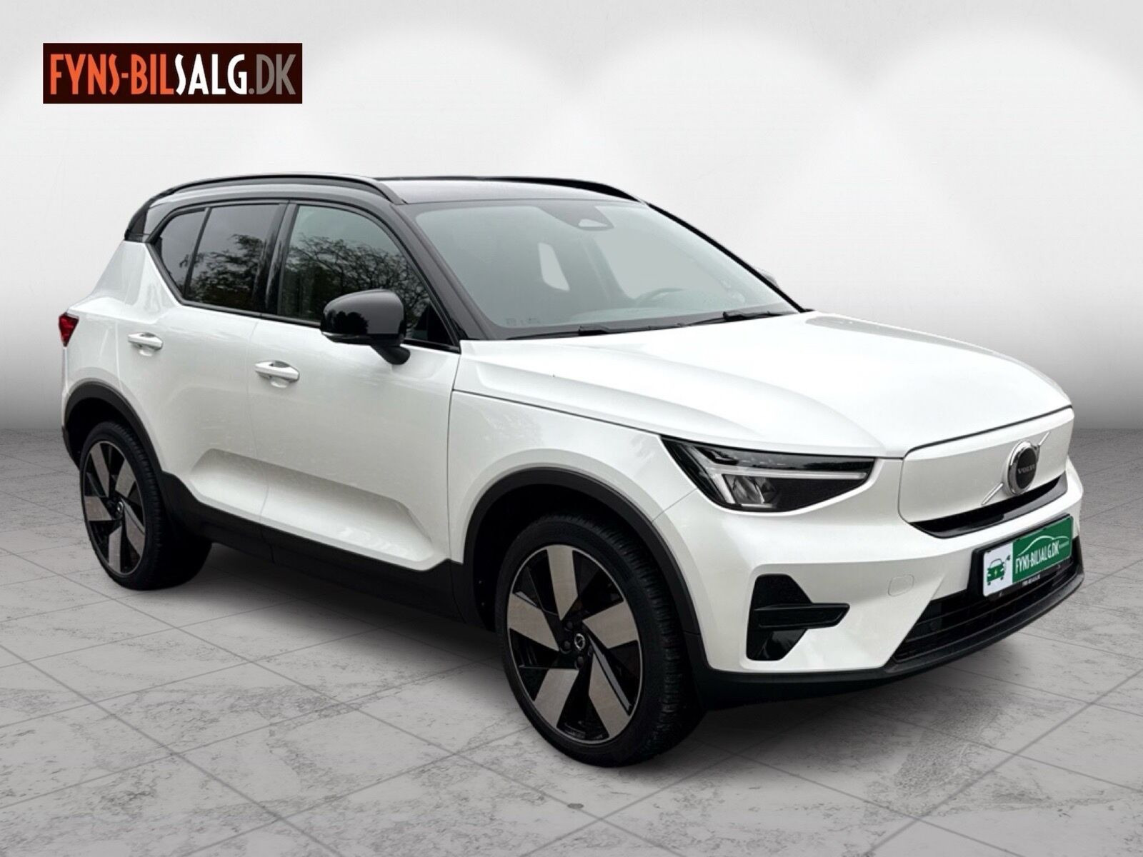 Hvid Volvo XC40 fra 2023