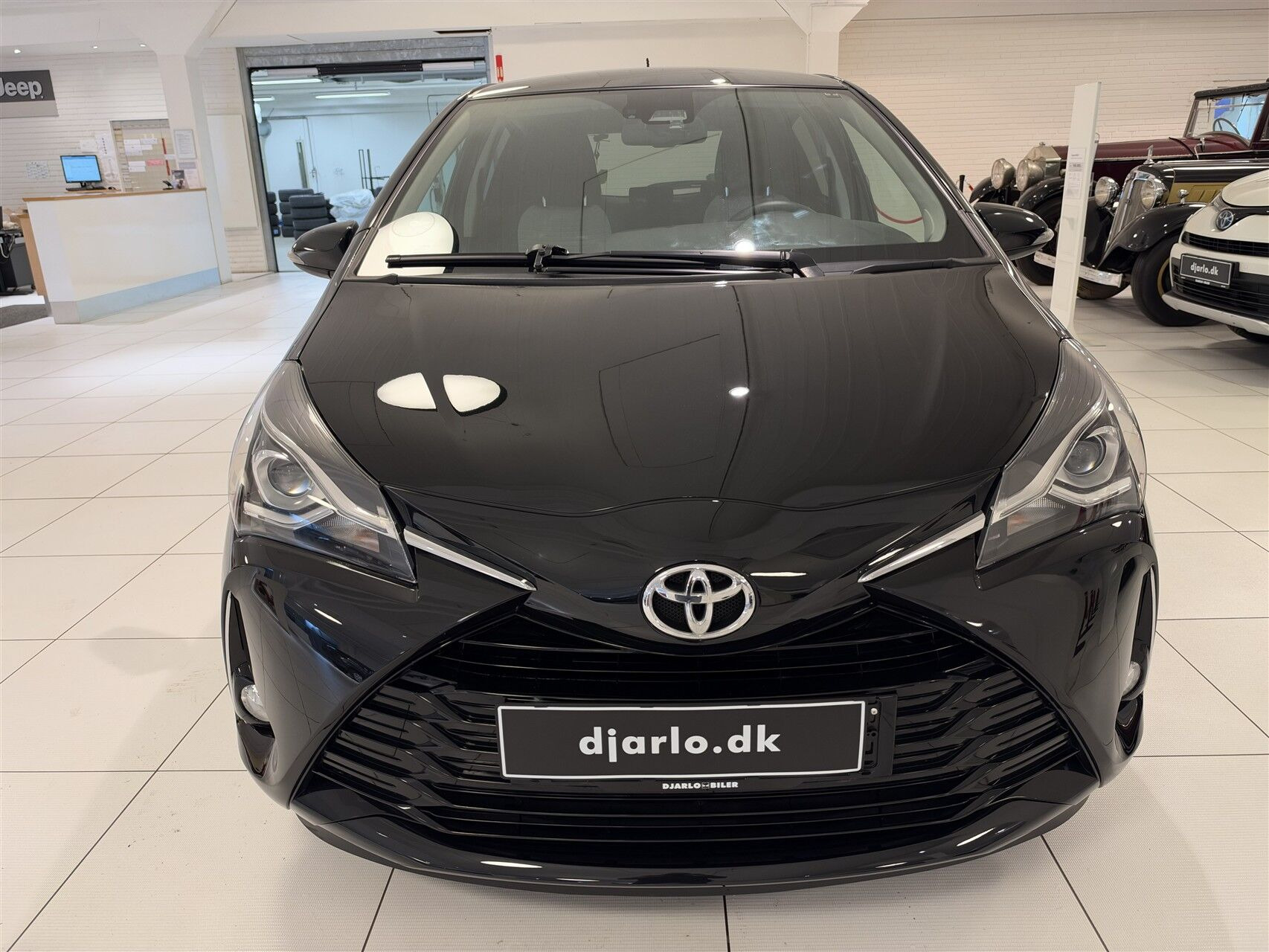 Sort Toyota Yaris fra 2019