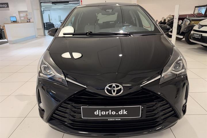 Sort Toyota Yaris fra 2019