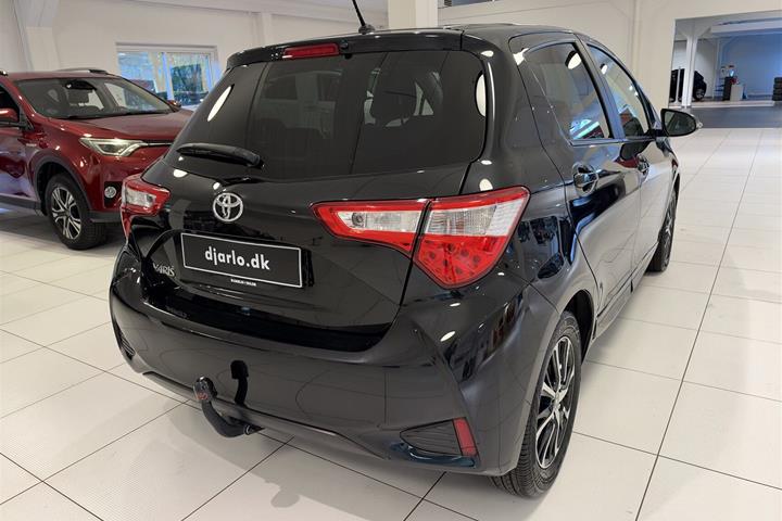 Sort Toyota Yaris fra 2019