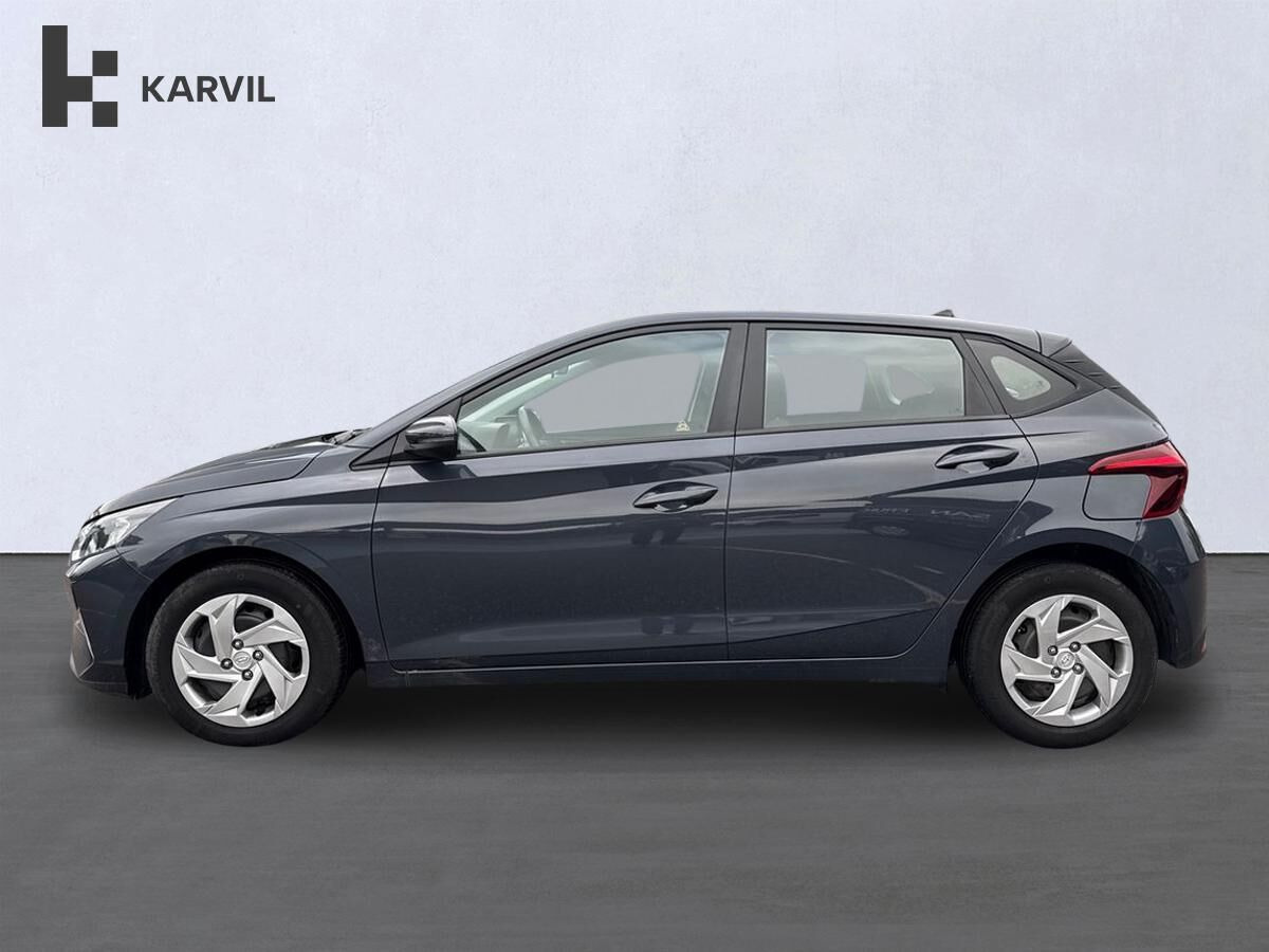Grå Hyundai i20 fra 2021