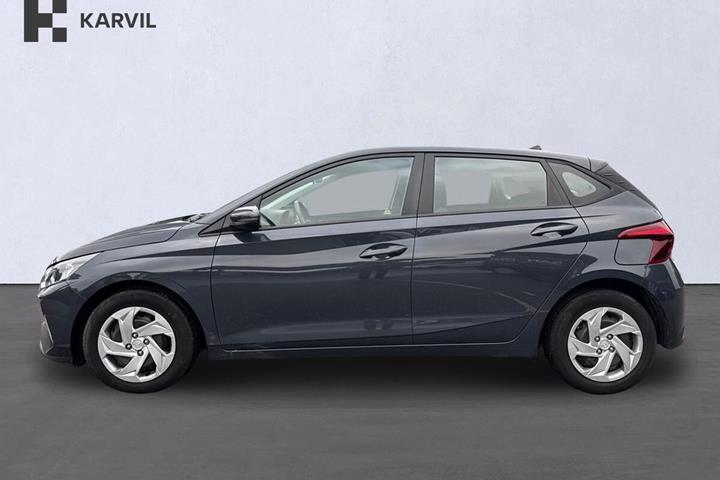 Grå Hyundai i20 fra 2021