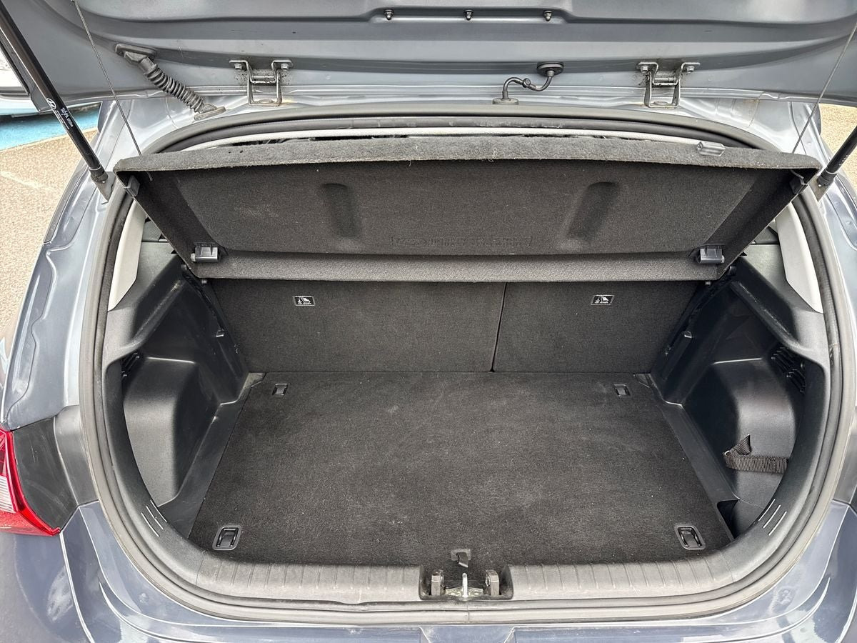 Grå Hyundai i20 fra 2021