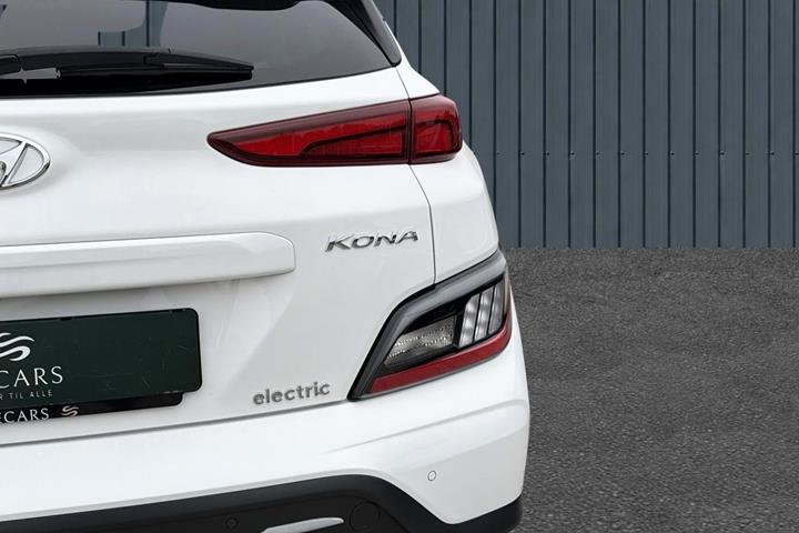 Hvid Hyundai Kona fra 2023