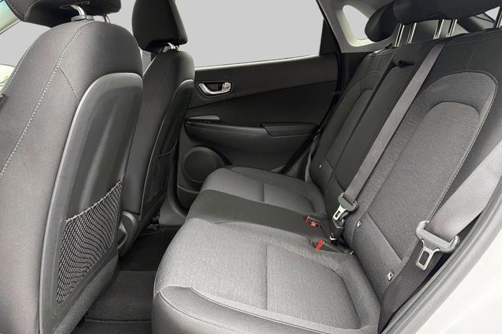 Hvid Hyundai Kona fra 2023