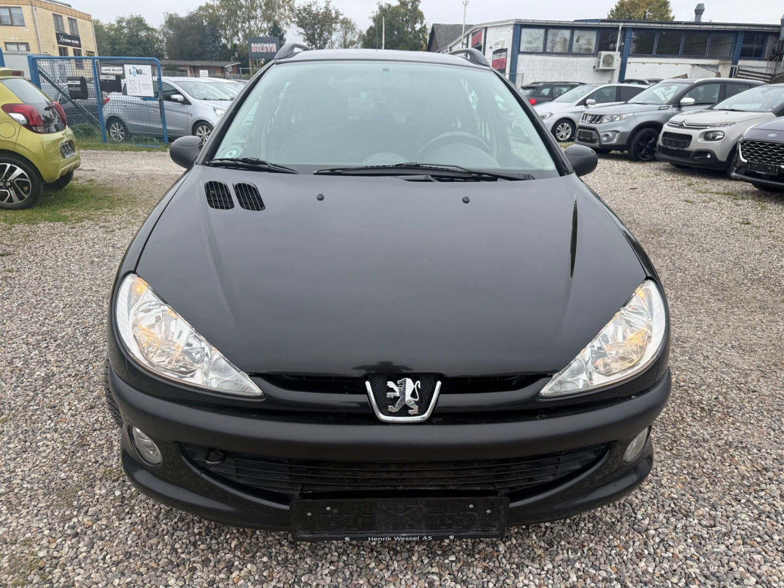 Sort Peugeot 206 fra 2003