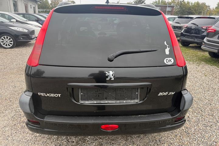 Sort Peugeot 206 fra 2003