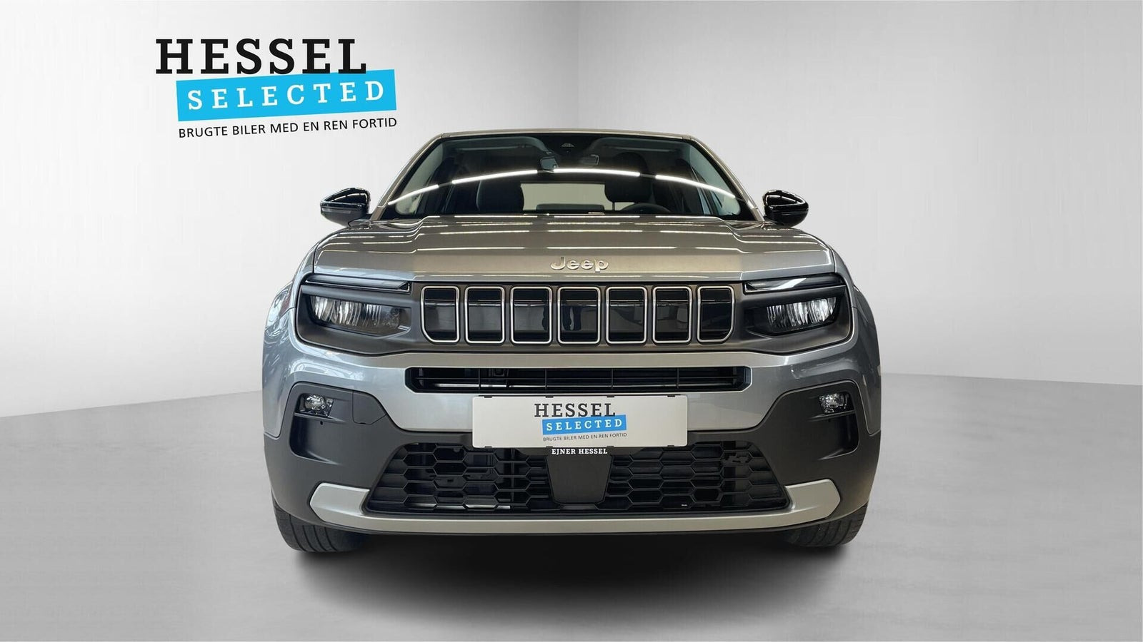 Grå Jeep Avenger fra 2025