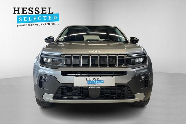 Grå Jeep Avenger fra 2025
