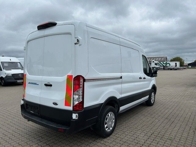 Hvid Ford E-Transit 390 L2 Van fra 2022