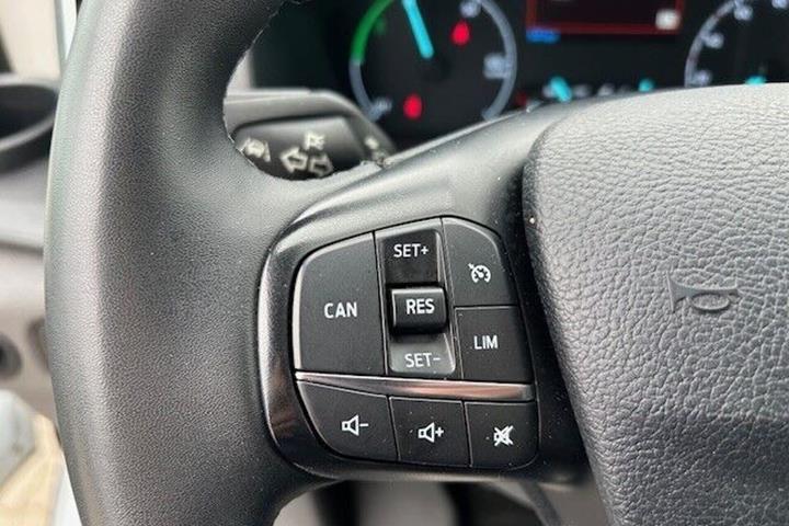 Hvid Ford E-Transit 390 L2 Van fra 2022