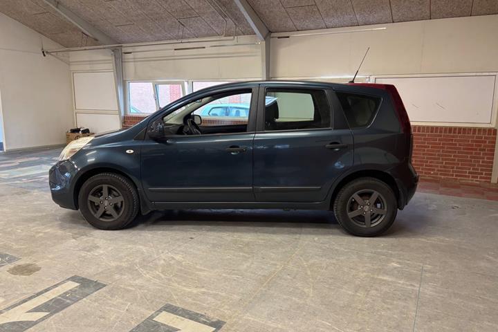 Blå Nissan Note fra 2011