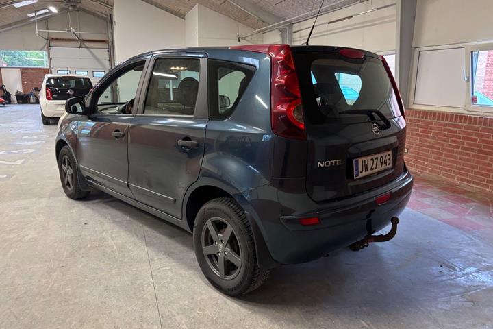 Blå Nissan Note fra 2011