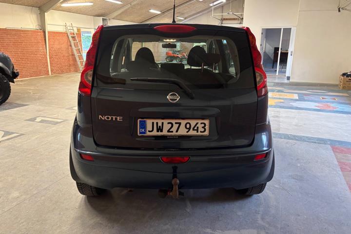 Blå Nissan Note fra 2011