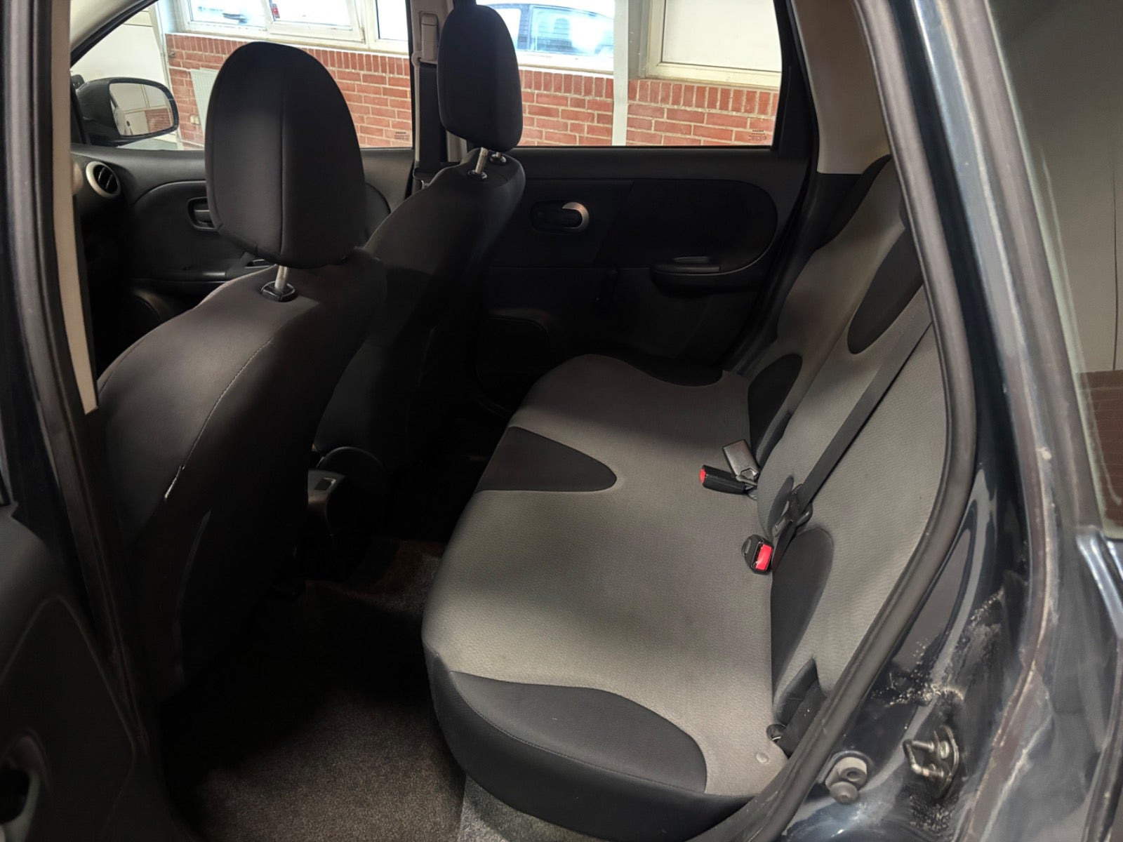Blå Nissan Note fra 2011