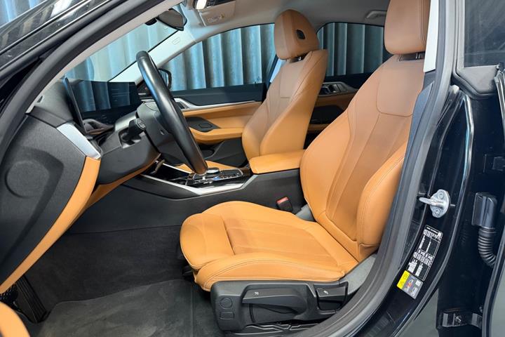 Sort BMW i4 fra 2023