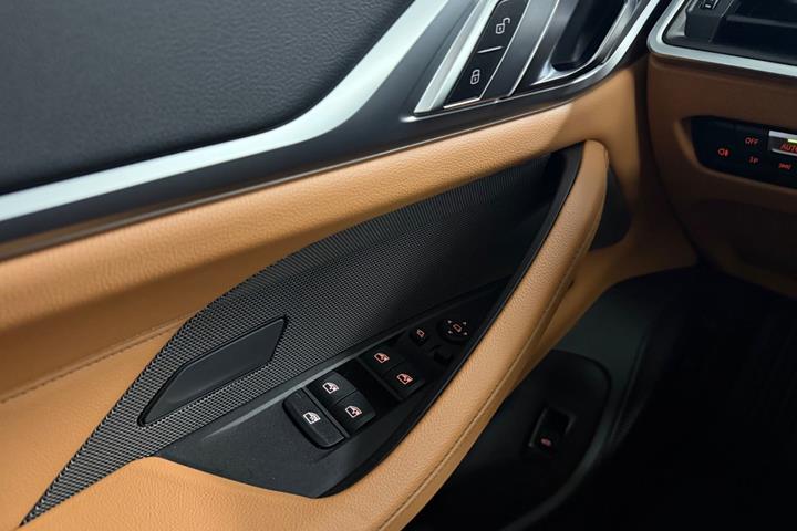 Sort BMW i4 fra 2023