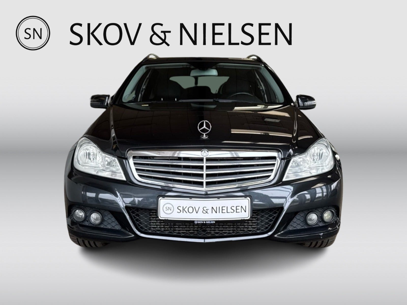 Grå Mercedes C220 fra 2011