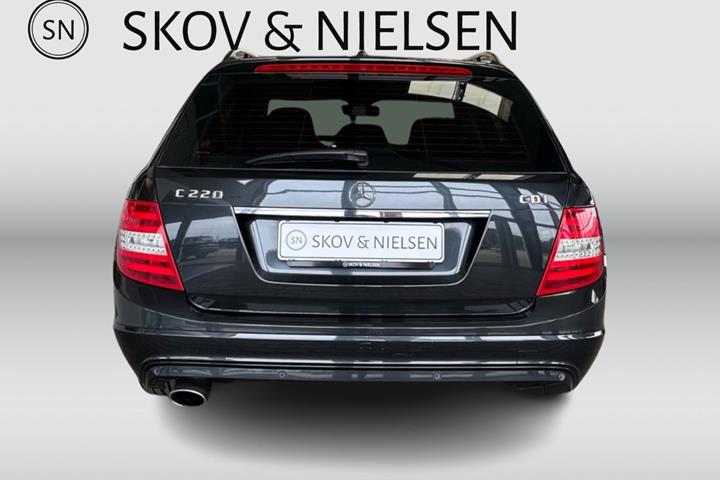 Grå Mercedes C220 fra 2011