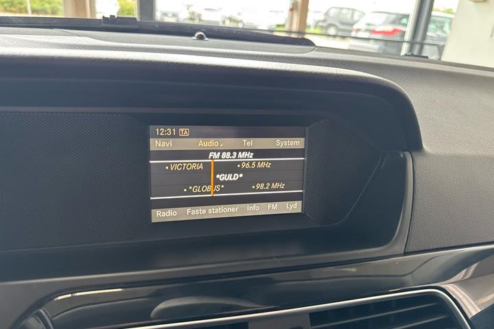 Grå Mercedes C220 fra 2011