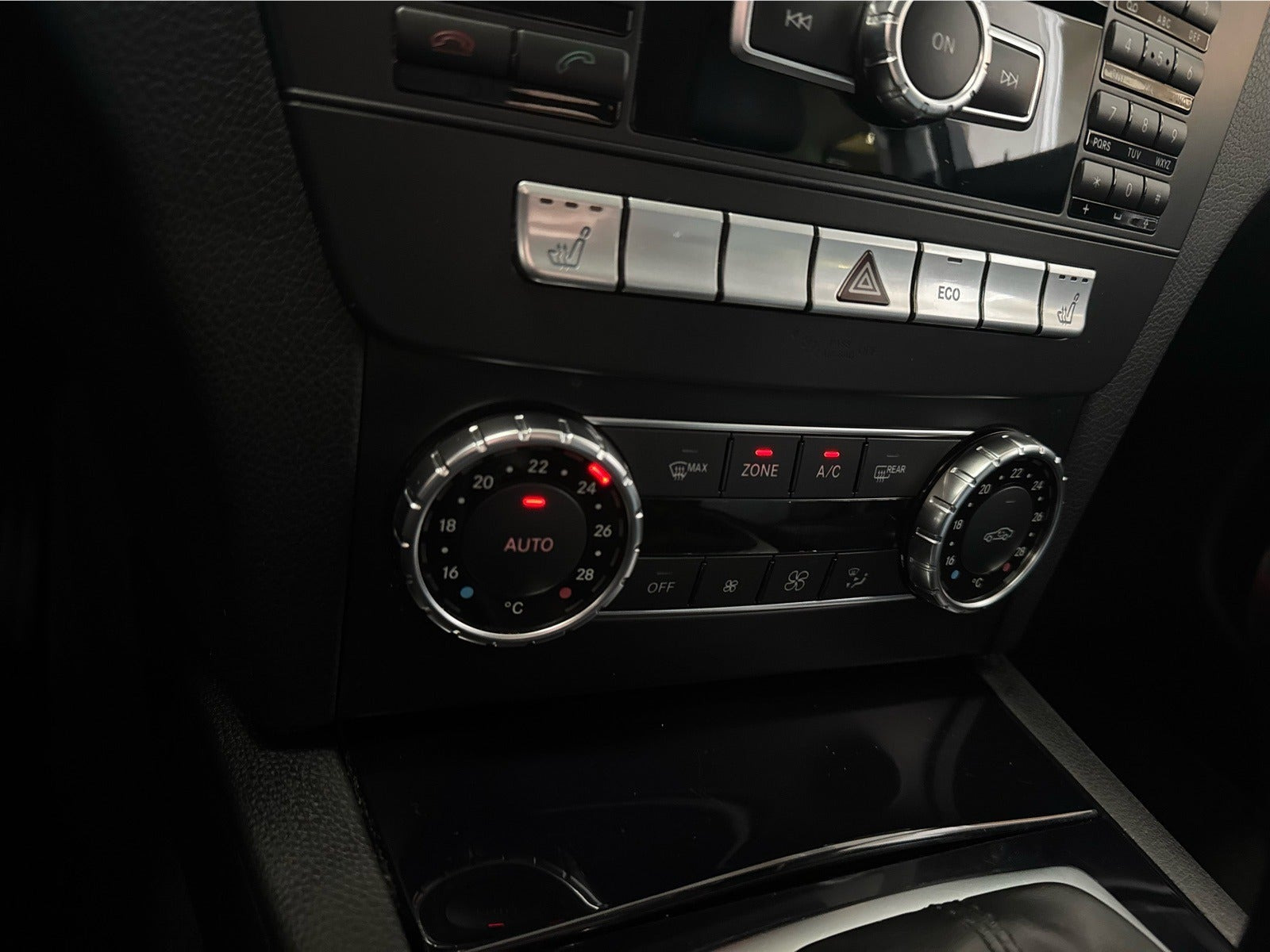 Grå Mercedes C220 fra 2011