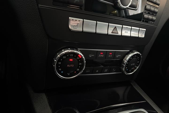 Grå Mercedes C220 fra 2011