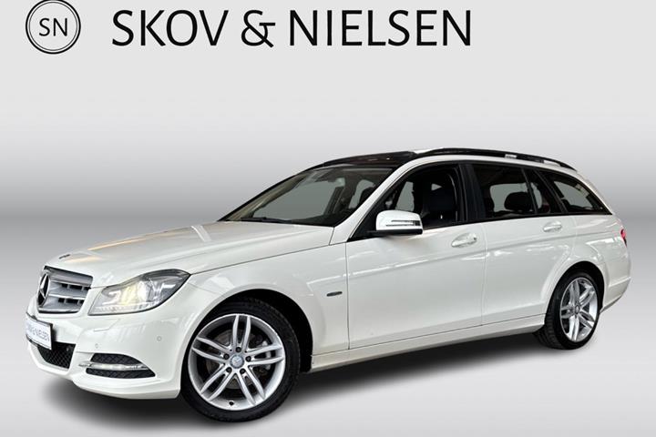 Hvid Mercedes C220 fra 2012