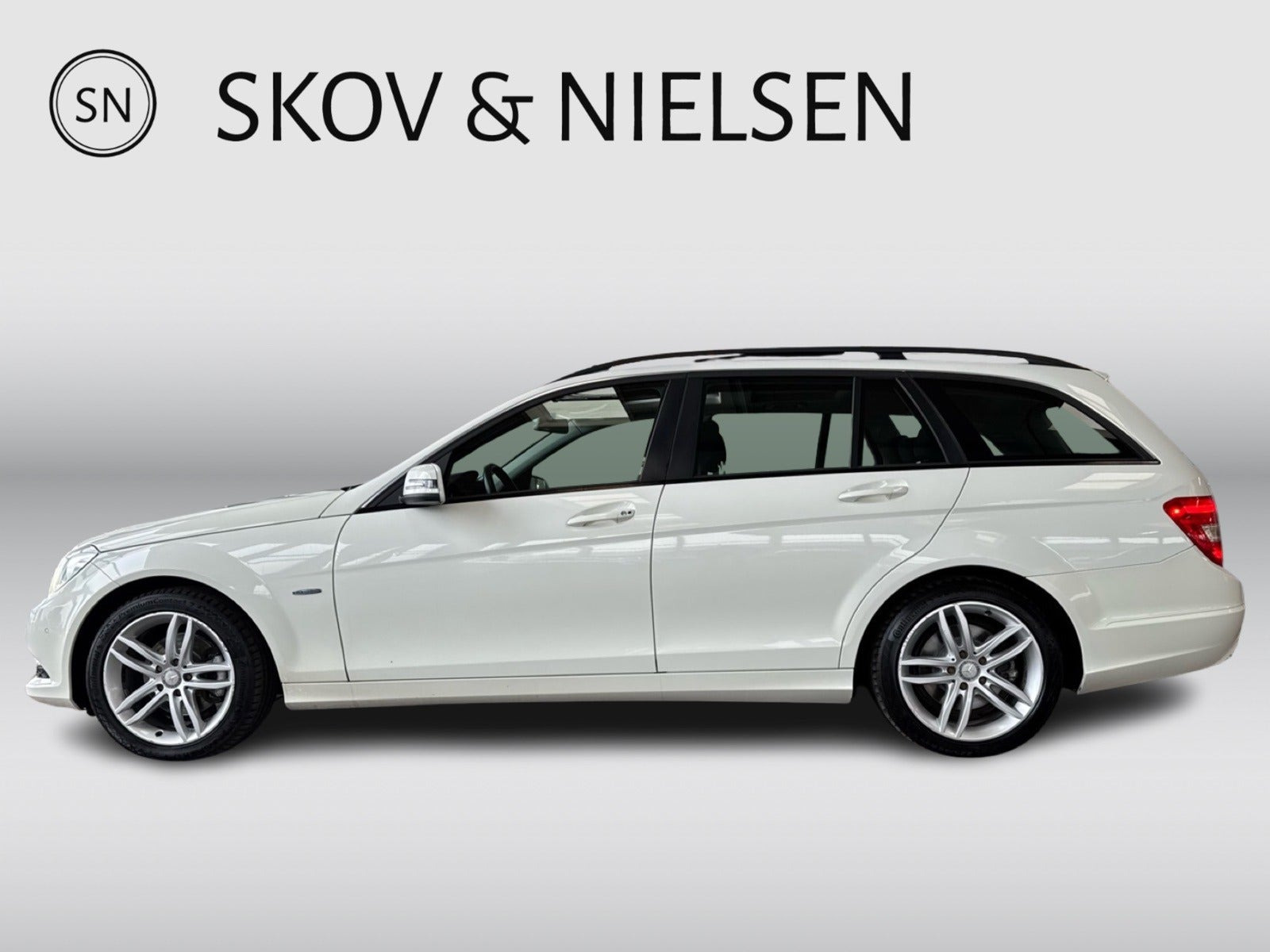 Hvid Mercedes C220 fra 2012