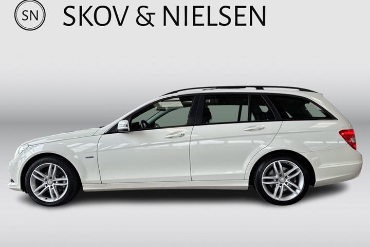 Hvid Mercedes C220 fra 2012