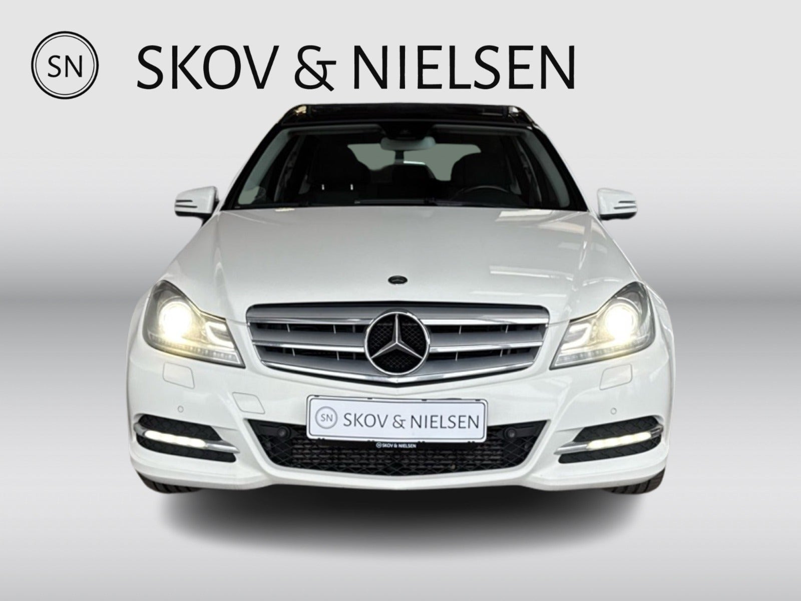 Hvid Mercedes C220 fra 2012