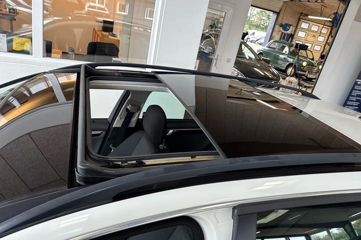 Hvid Mercedes C220 fra 2012
