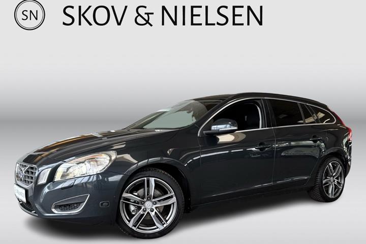 Blå Volvo V60 fra 2013