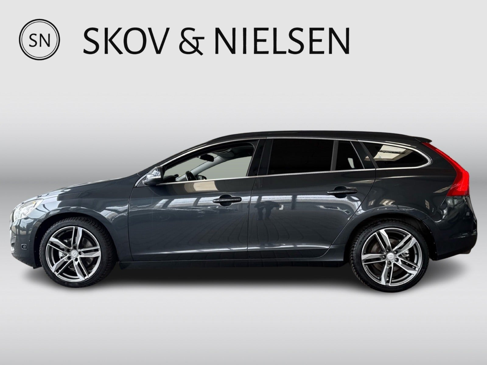 Blå Volvo V60 fra 2013