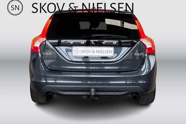 Blå Volvo V60 fra 2013