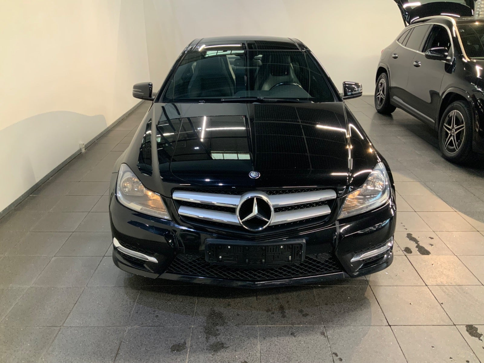 Sort Mercedes C250 fra 2011