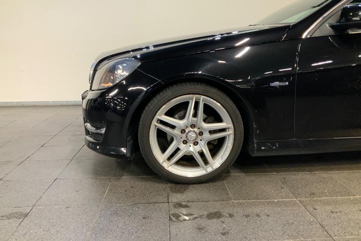 Sort Mercedes C250 fra 2011