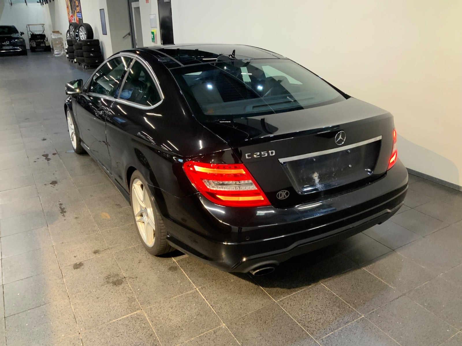 Sort Mercedes C250 fra 2011
