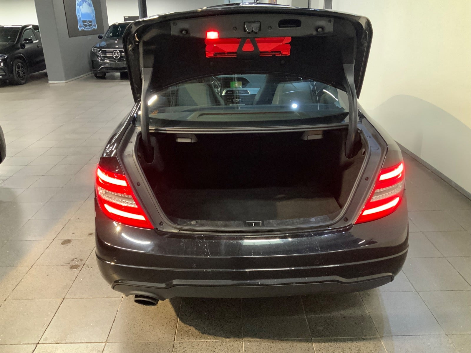 Sort Mercedes C250 fra 2011