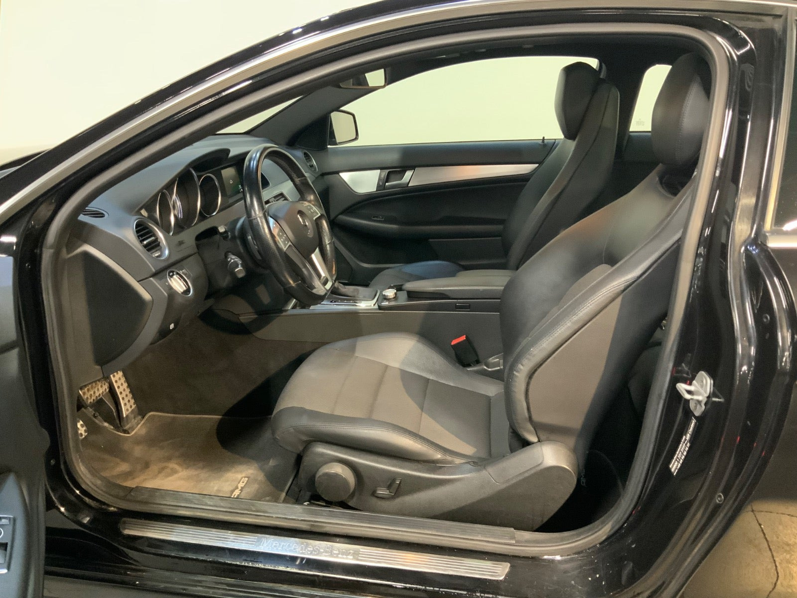 Sort Mercedes C250 fra 2011
