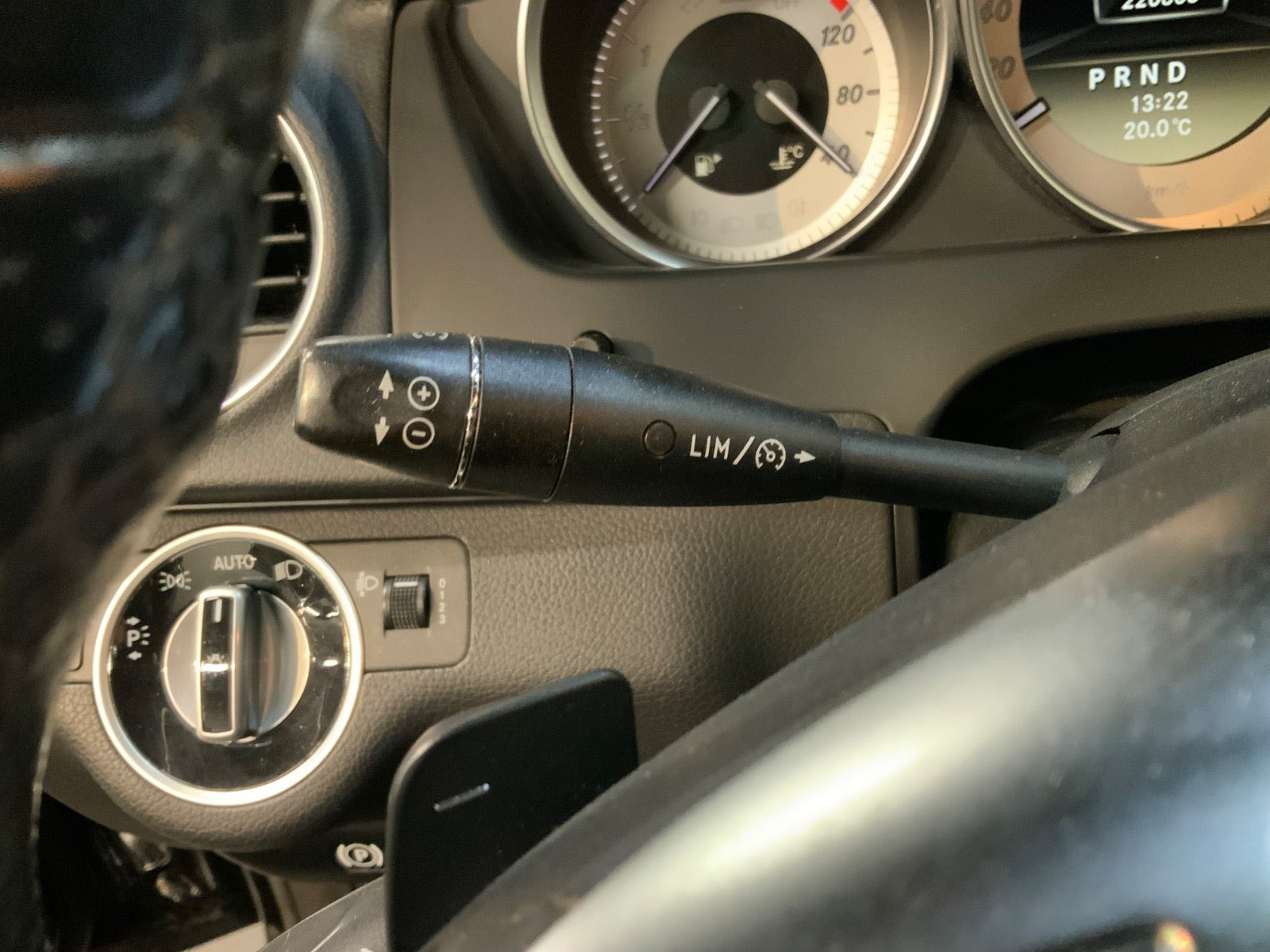 Sort Mercedes C250 fra 2011