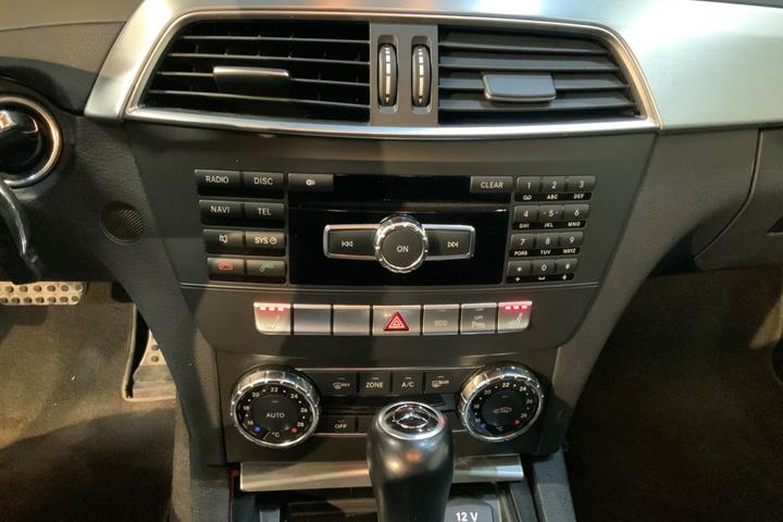 Sort Mercedes C250 fra 2011