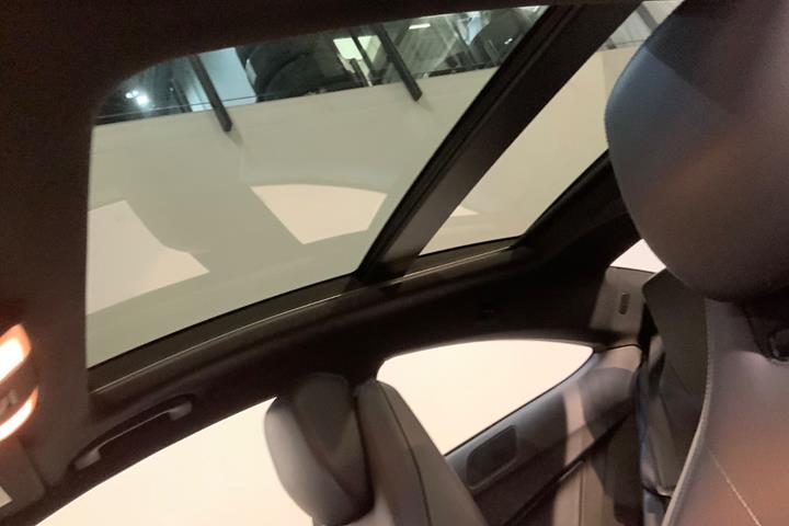 Sort Mercedes C250 fra 2011