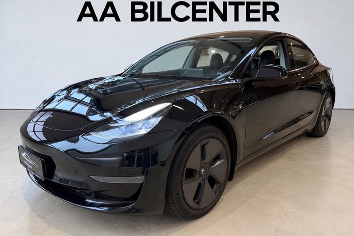 Hvid Tesla Model 3 fra 2021