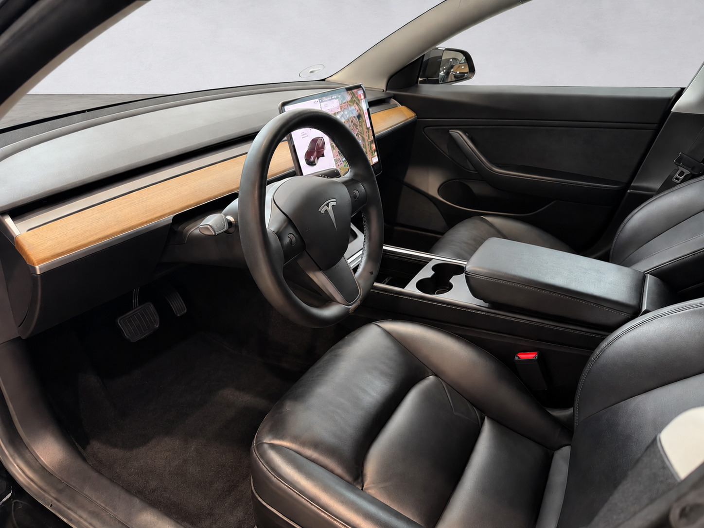 Hvid Tesla Model 3 fra 2021
