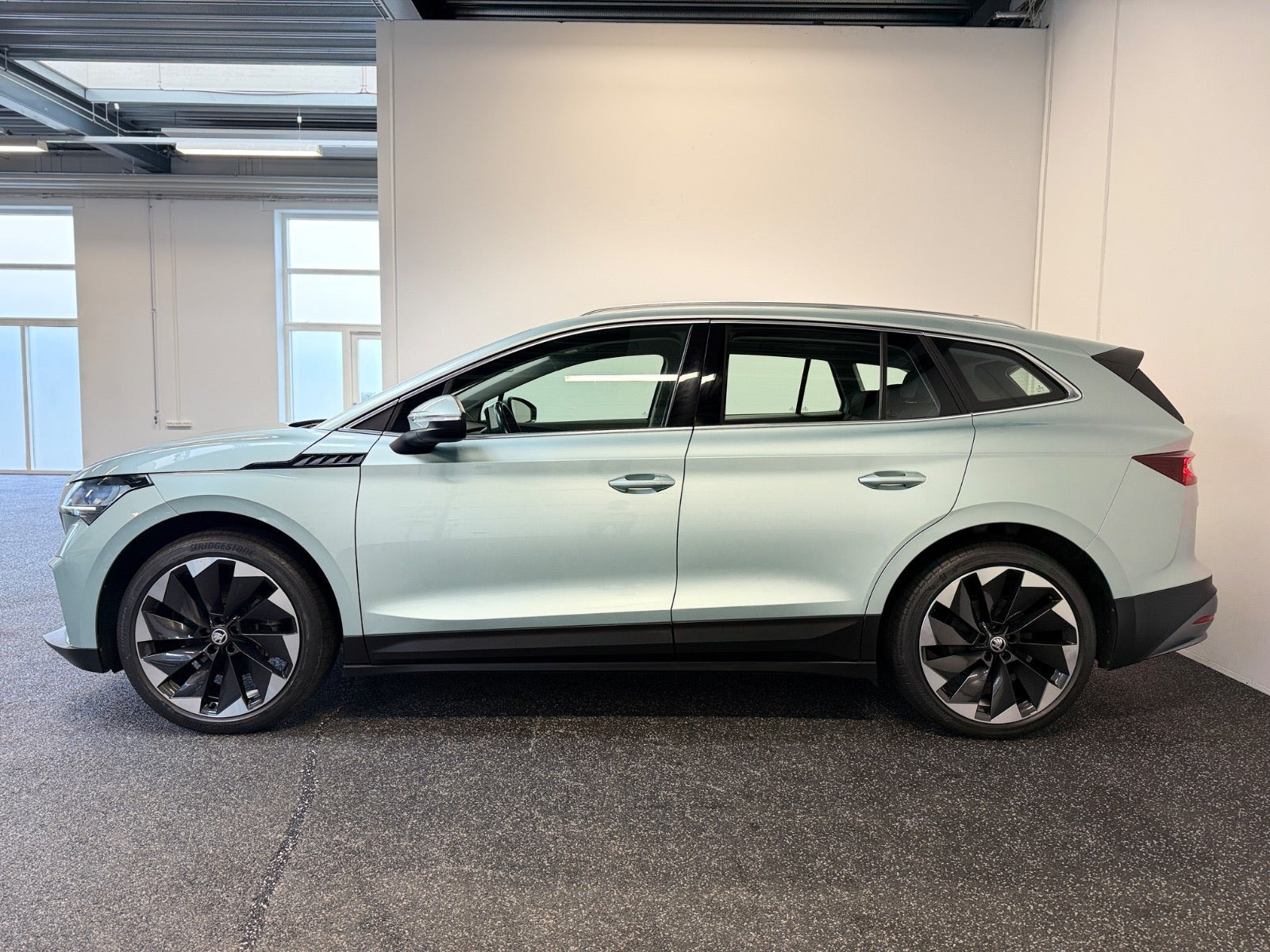 Grøn Skoda Enyaq fra 2023