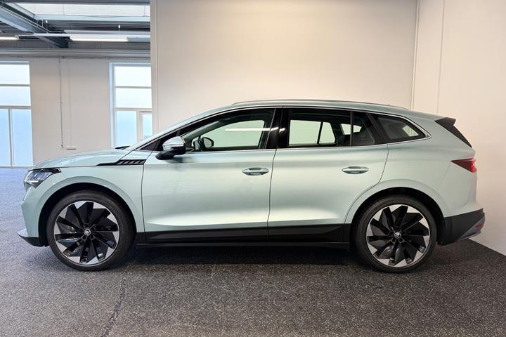 Grøn Skoda Enyaq fra 2023