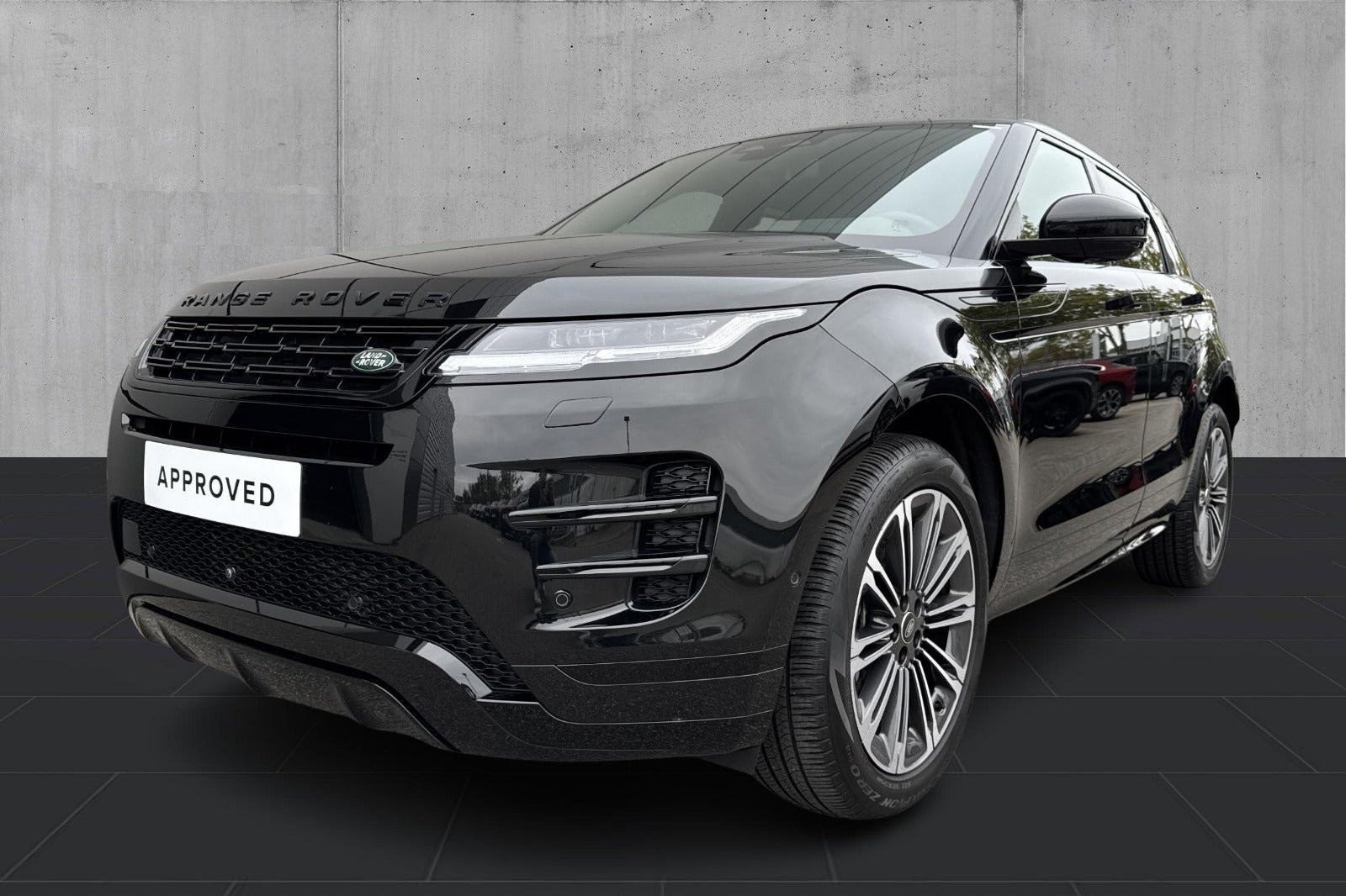 Sort Land Rover Range Rover evoque fra 2024